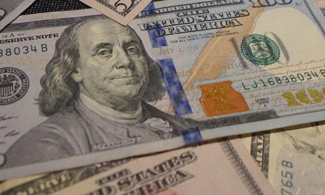Dolares