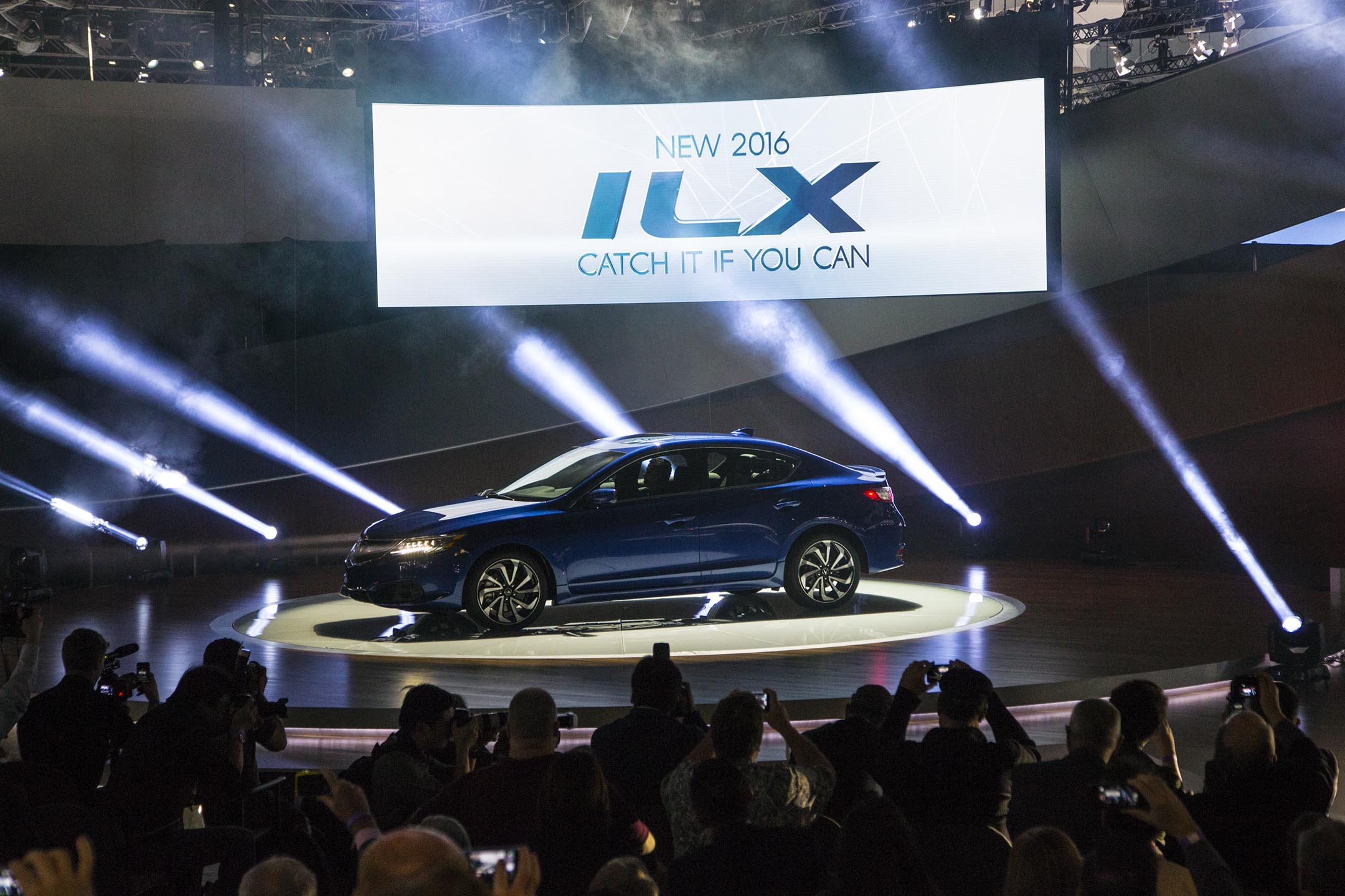 acura celebra la venta de dos millones unidades con el ilx 2016 the is revealed at 2014 los angeles auto show