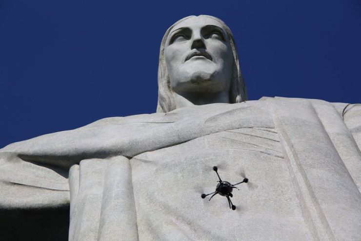 drones ayudan capturar el primer modelo 3d del cristo redentor projeto aeryon scout statue 0