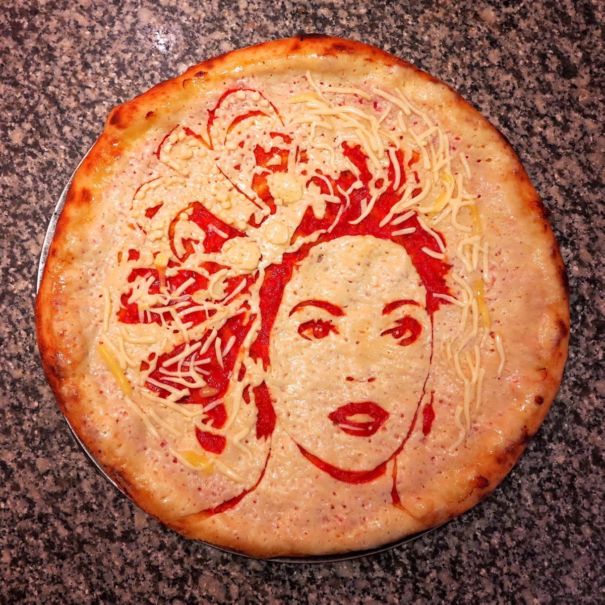 chef conquista instagram con retratos en pizzas beyonce pizza portait