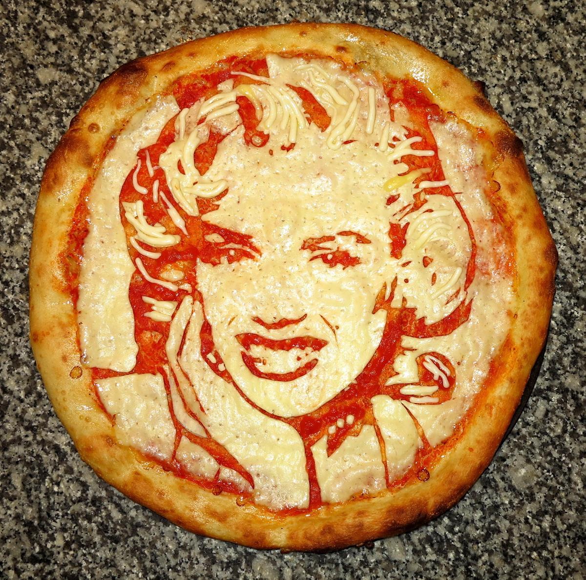 chef conquista instagram con retratos en pizzas marilyn monroe pizza portrait