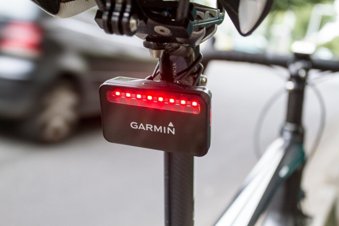 garmin lanza el primer radar para bicicletas varia bike back
