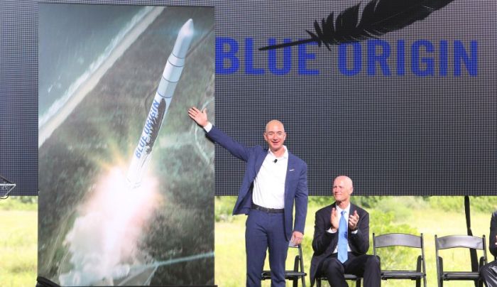 jeff bezos anuncia proyecto para enviar turistas al espacio reveals blue origin rocket