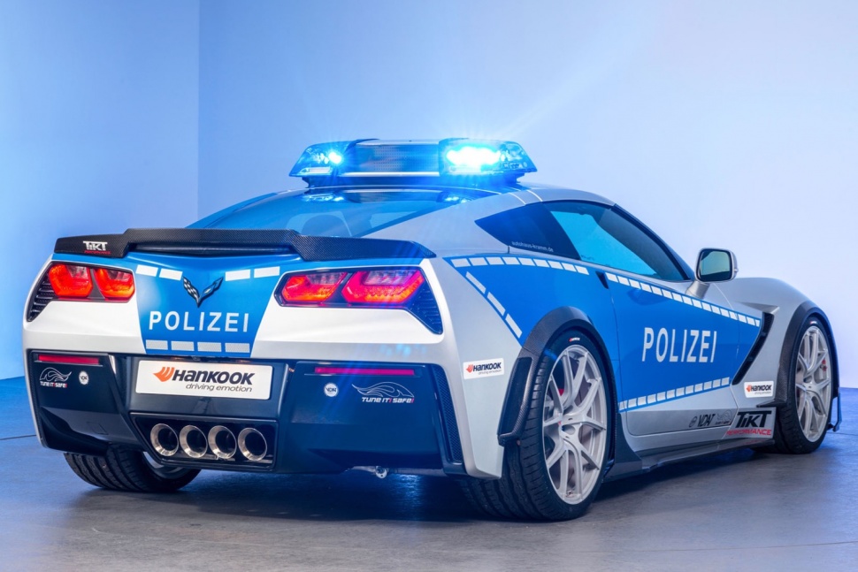 auto policia alemana corvette stingray 05