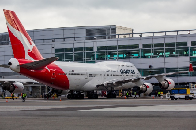 qantas reinicia vuelos directos a san francisco 2015 sfo flight at gate 640x427 c