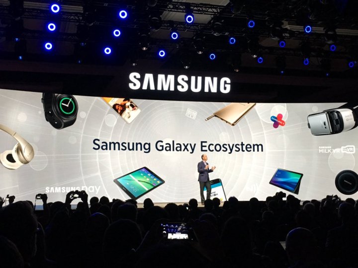 samsung smartwatch gear s2 classic galaxy tabpro s ces 2016 cx tb9xwyaeje7u jpg large