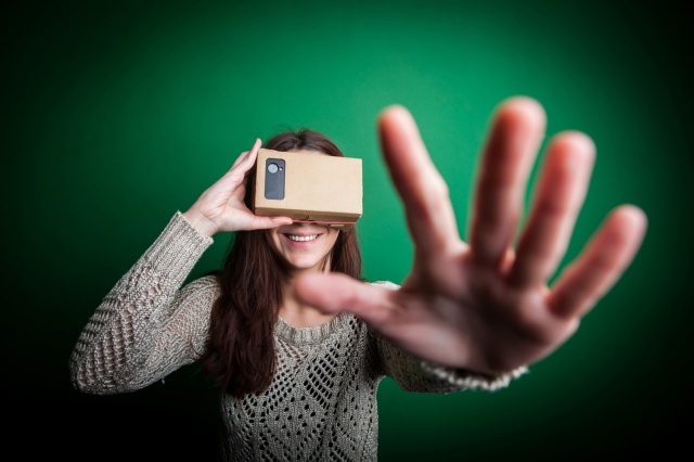anuncios rv google cardboard wearable virtual reality headset 640x0