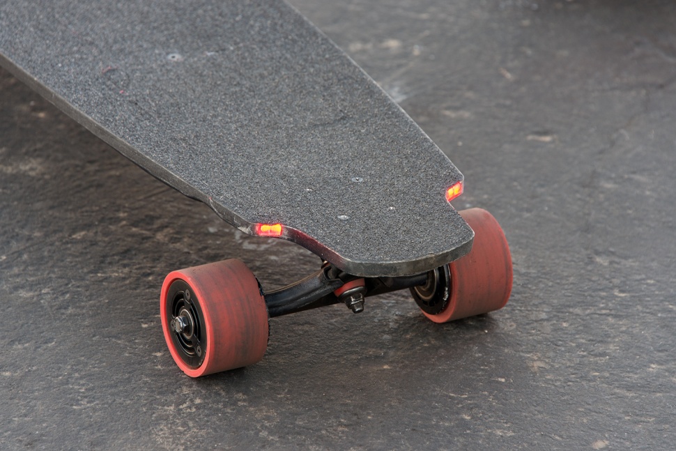 patineta electrica m1 inboard electric skateboard ride 6 970x647 c