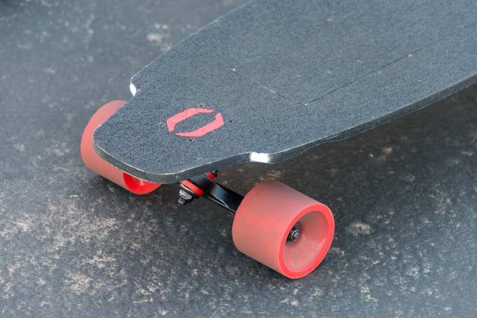 patineta electrica m1 inboard electric skateboard ride 9 970x647 c