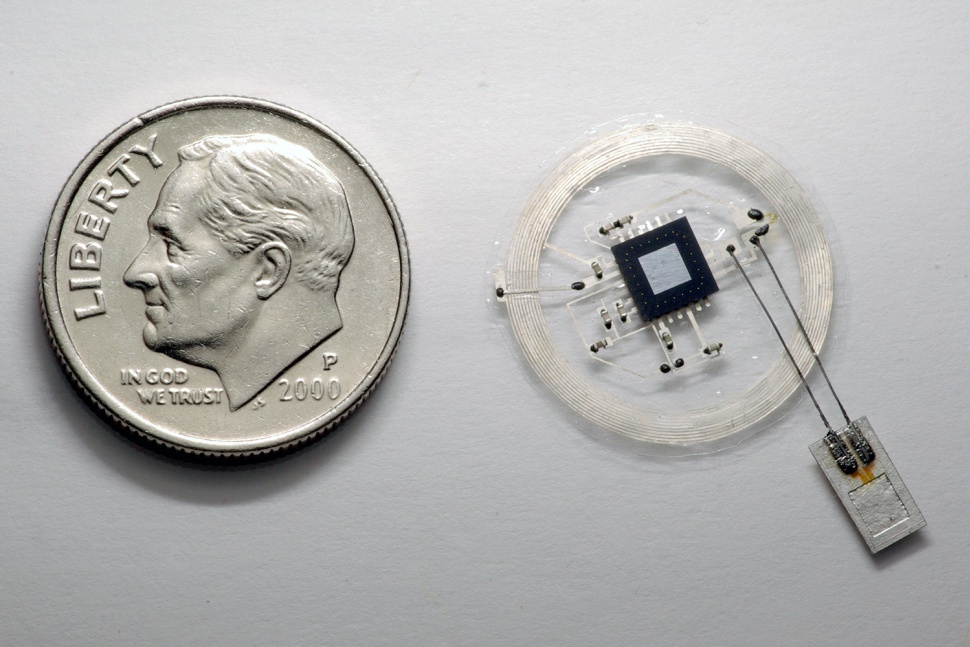 invento implante actividad cerebral nfc pressure sensor with coin 02 970x647 c