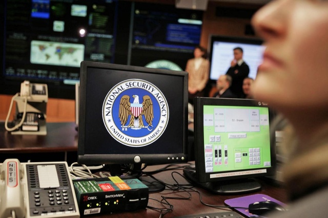funcionarios gobierno top ceos reunen para contrarrestar el terrorismo online nsa computers heartbleed bug 640x0