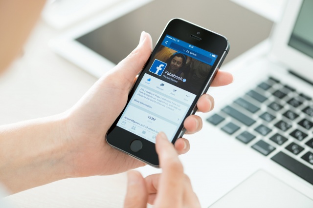 facebook presidente carson social network app smartphone 640x0