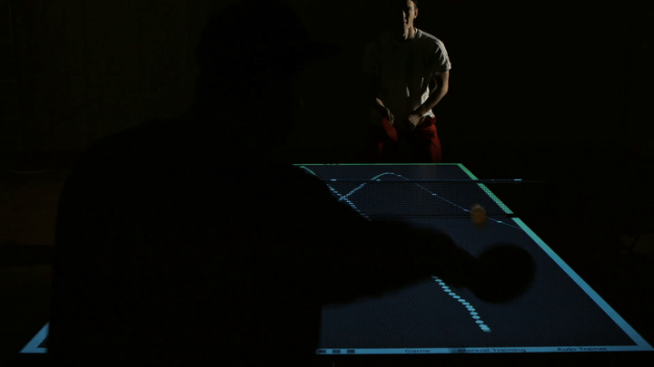 disenador aleman mesa ping pong inteligente table tennis trainer ar 3 720x405 c