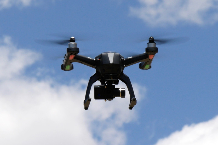 nuevo dron flypro con smartwatch xeagle06 2 720x480 c