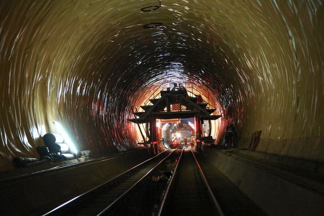 tunel suiza gotthard goothard tunnel1 640x427 c