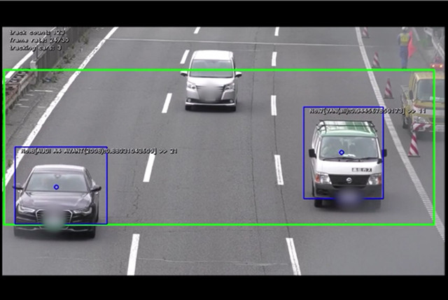 las vallas publicitarias inteligentes sabran que auto conduces smart billboard vehicle identification 640x0