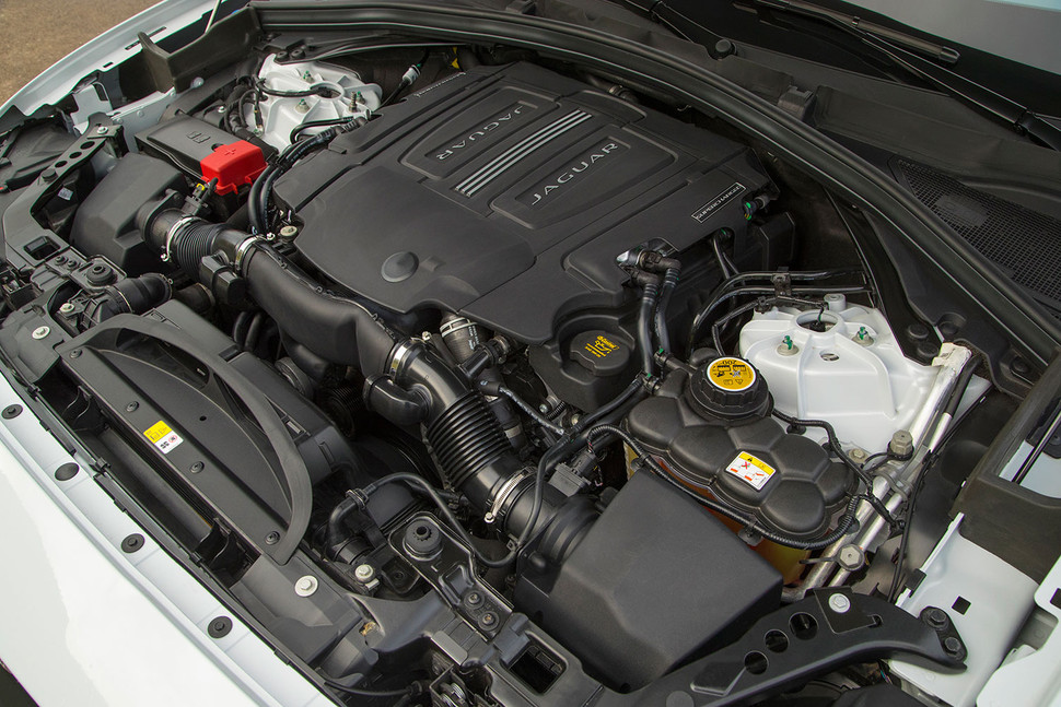 f pace 2017 es el primer suv de jaguar engine 2 970x647 c