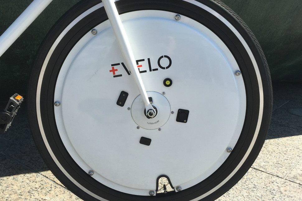 omni wheel convierte bicicleta electrica evelo close 970x647 c