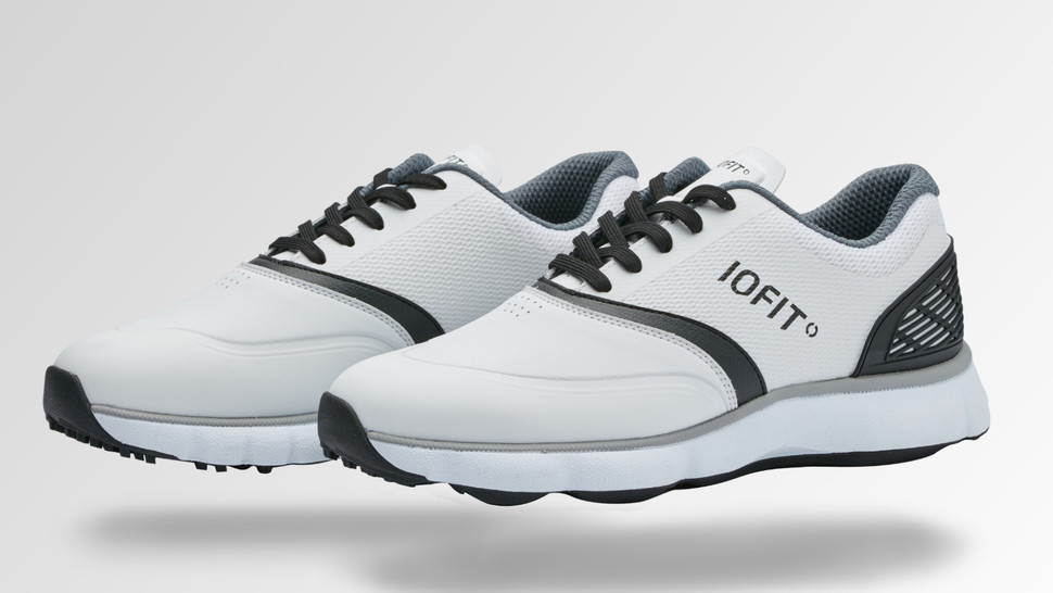 con las elegantes zapatillas iofit tu swing mejorara mucho sport shoe 970x546 c