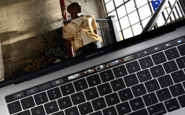 apple lanza nuevo macbook pro con touch bar y id macbookpro 3