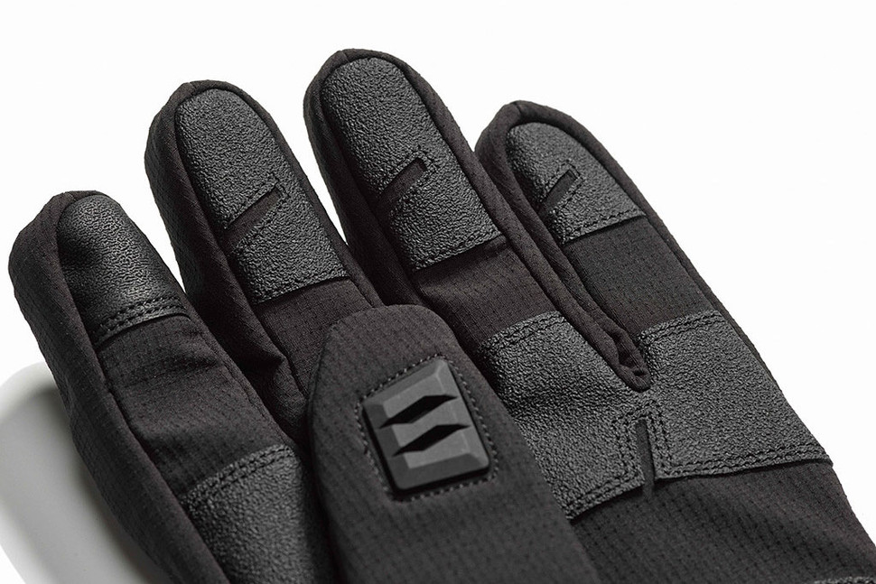 chaqueta orion aislamiento nasa series gloves 3 970x647 c