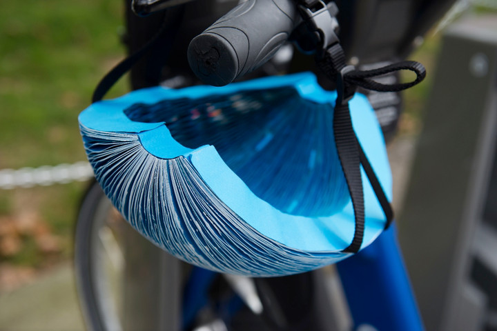 ecohelmet un casco de bici plegable y reciclable closeup bike 720x480 c