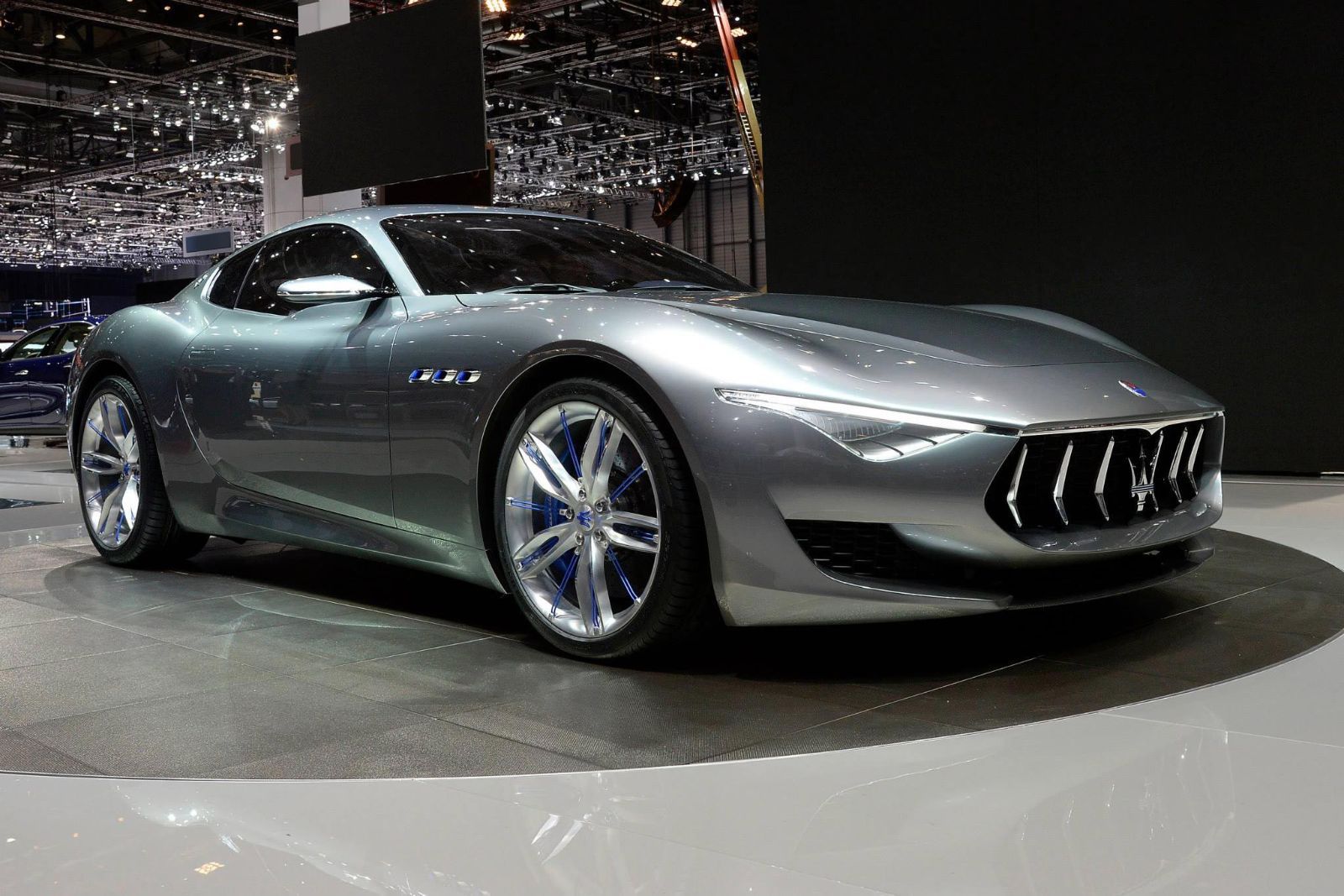 MASERATI ALFIERI POTENCIA 90 WATIOS PANTALLA VIDEO