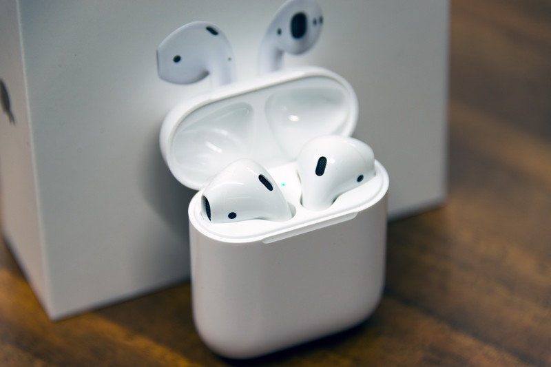 airpods apple review incase 800x533 c