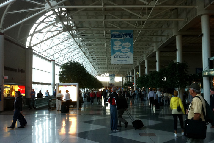 los 10 mejores aeropuertos charlotte douglas airport 720x480 c