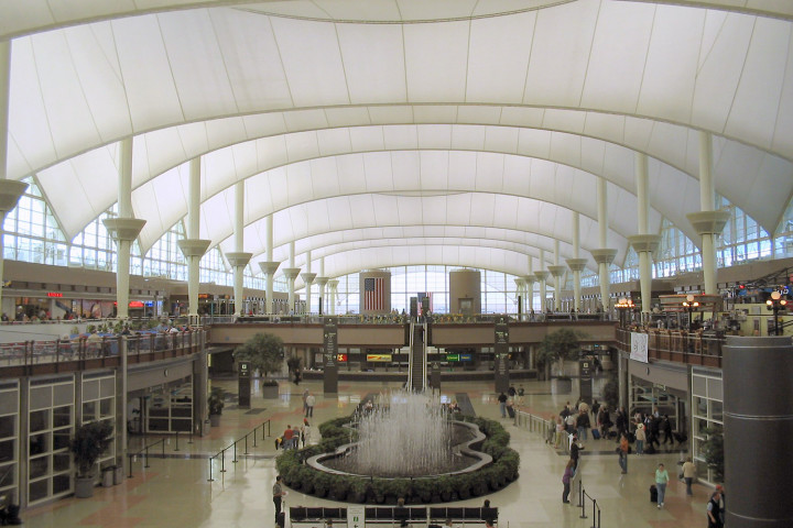 los 10 mejores aeropuertos denver international airport 0001 720x480 c