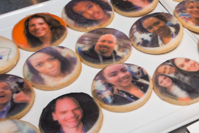 selfee saca fotos y las imprime en galletas booth cookies
