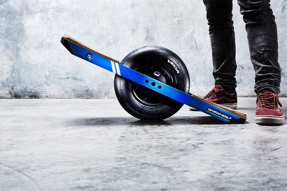 one wheel plus nuevo skateboard ces2017 onewheel 3 2 970x647 c