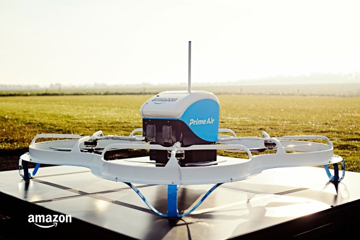amazon paracaidas drones para entregas amazons first drone delivery