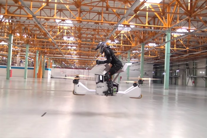 scorpion motocicleta dron hoversurf hoverbike