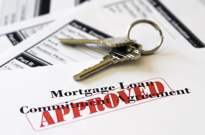approved tecnologia para prestamos real estate mortgage loan document with house keys