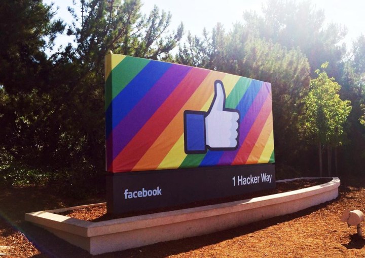 facebook arcoiris mes orgullo gay welcome sign