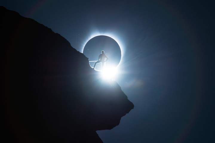 Eclipse solar "anillo de fuego" fue visto en Asia y África