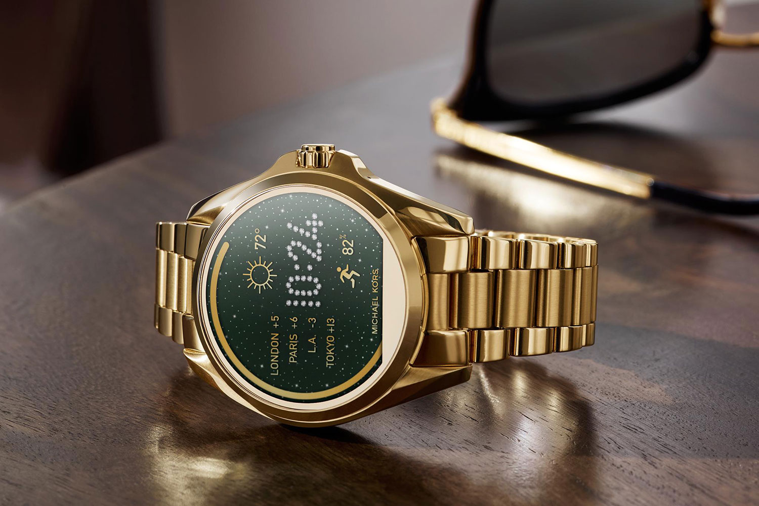 Los 12 mejores relojes inteligentes de mujer para Navidad, de Samsung a  Michael Kors