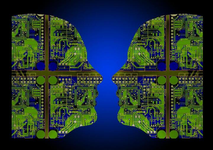 inteligencia artificial debate online microsoft despidi  a trabajadores y los reemplaz con ia