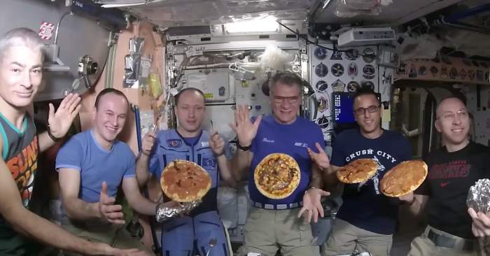 pizza astronautas