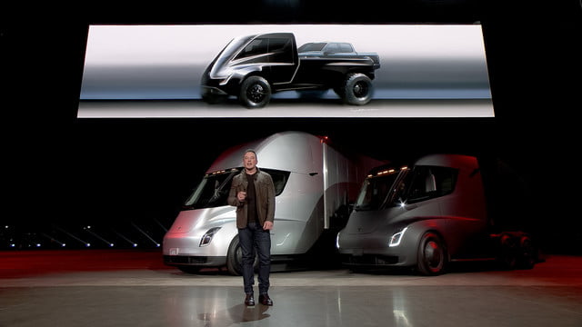 tesla camionetas electricas rumores pickup unveiling 640x0