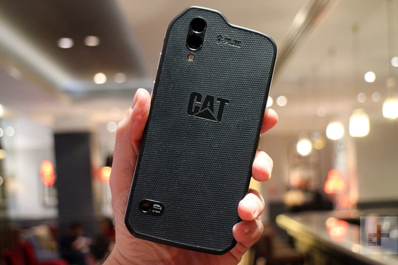 cat s61 android mwc back full 800x533 c