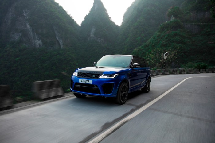 range rover svr record china sport feat
