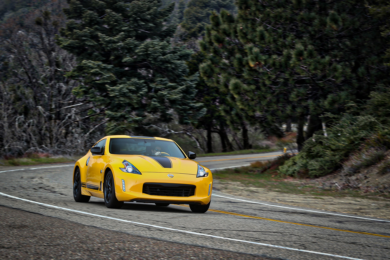 nissan 370z 2018 prueba 37oz press driving 720x720