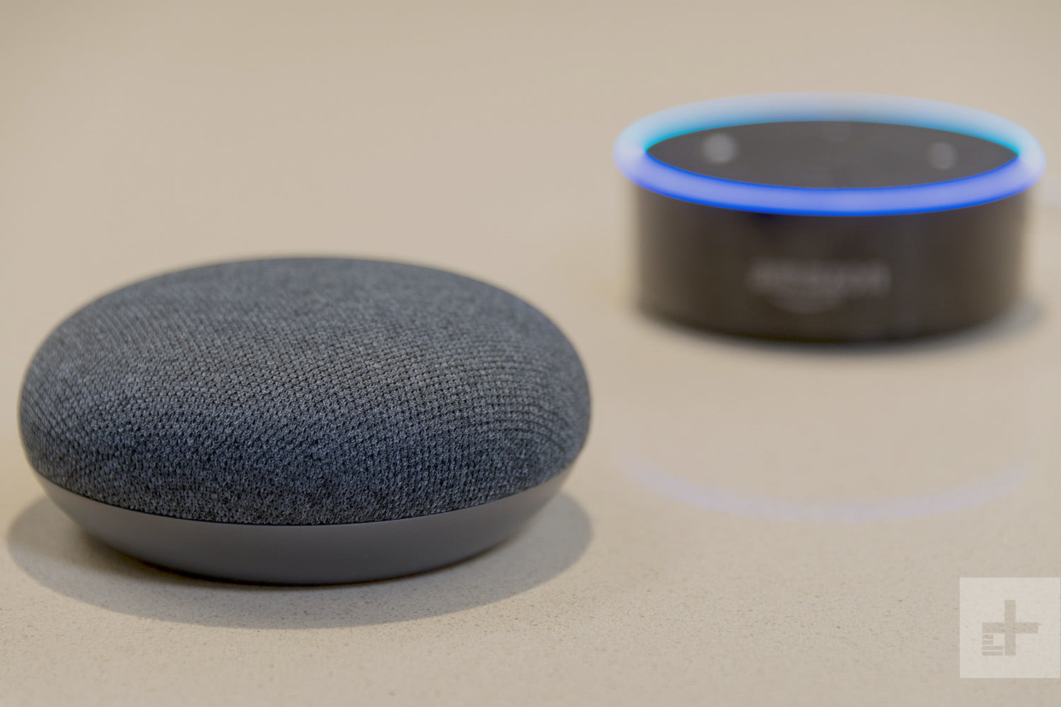 Comparamos el Asistente de Google y Alexa de Amazon Digital