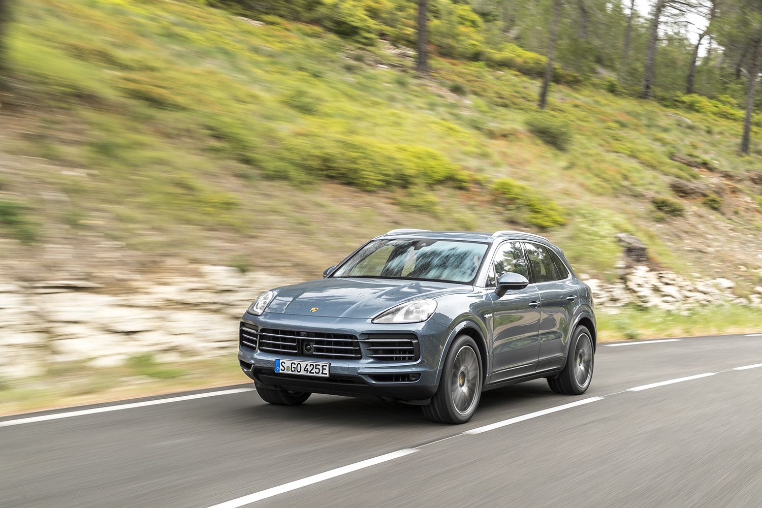 nuevo porsche cayenne e hybrid 2019 front right center 720x720