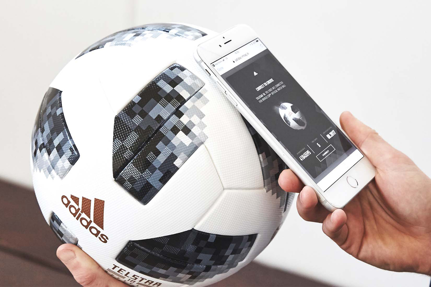 Así es el balón inteligente Telstar 18 de Adidas y Blue Bite Digital Trends