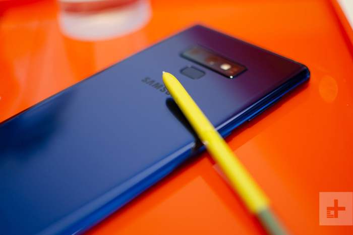 ventajas samsung galaxy note 9 hands on blue back yellow s pen close 720x720