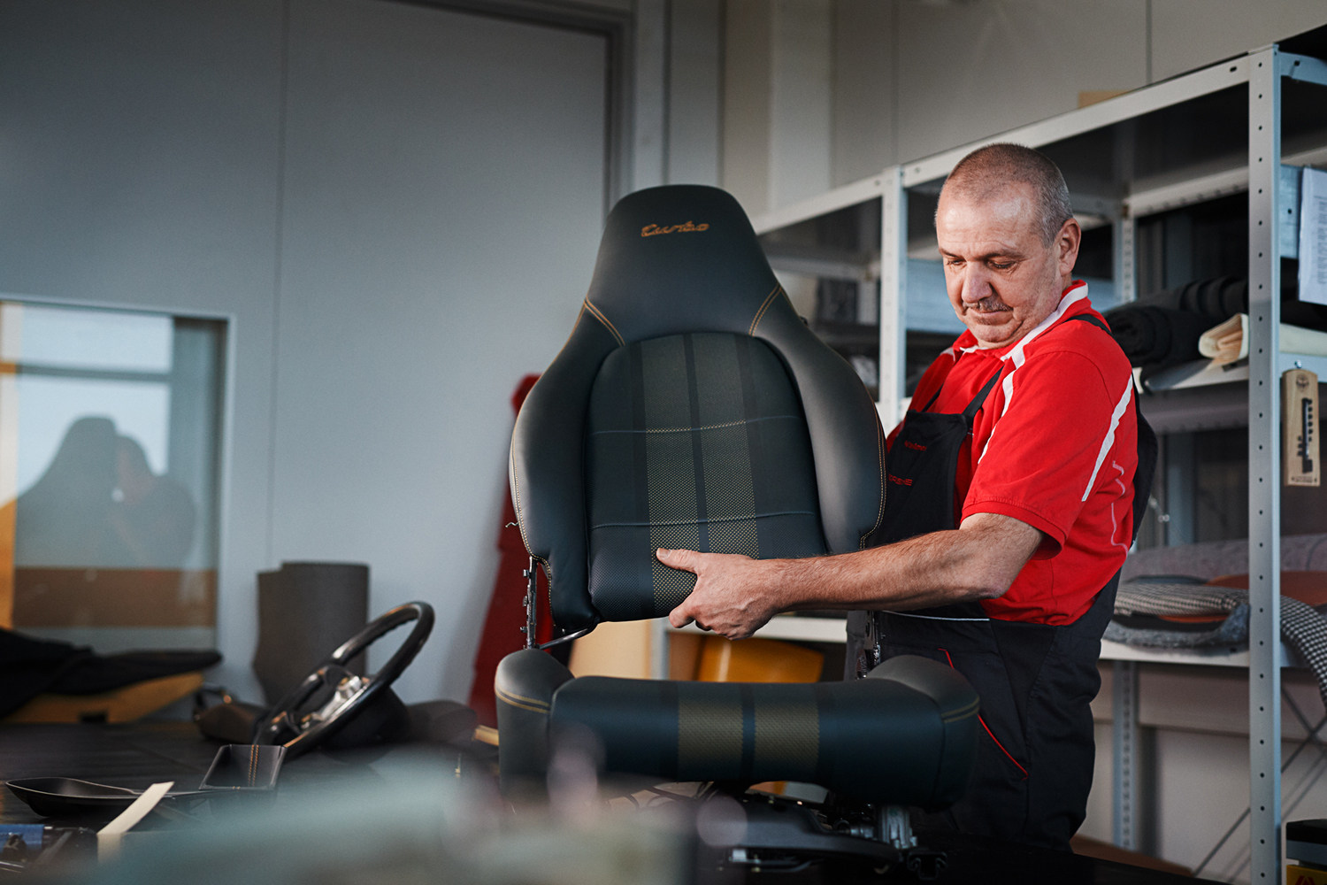 porsche 911 project gold 70 aniversario build 4 700x467 c