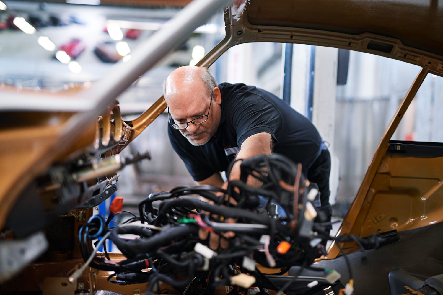 porsche 911 project gold 70 aniversario build 7 700x467 c